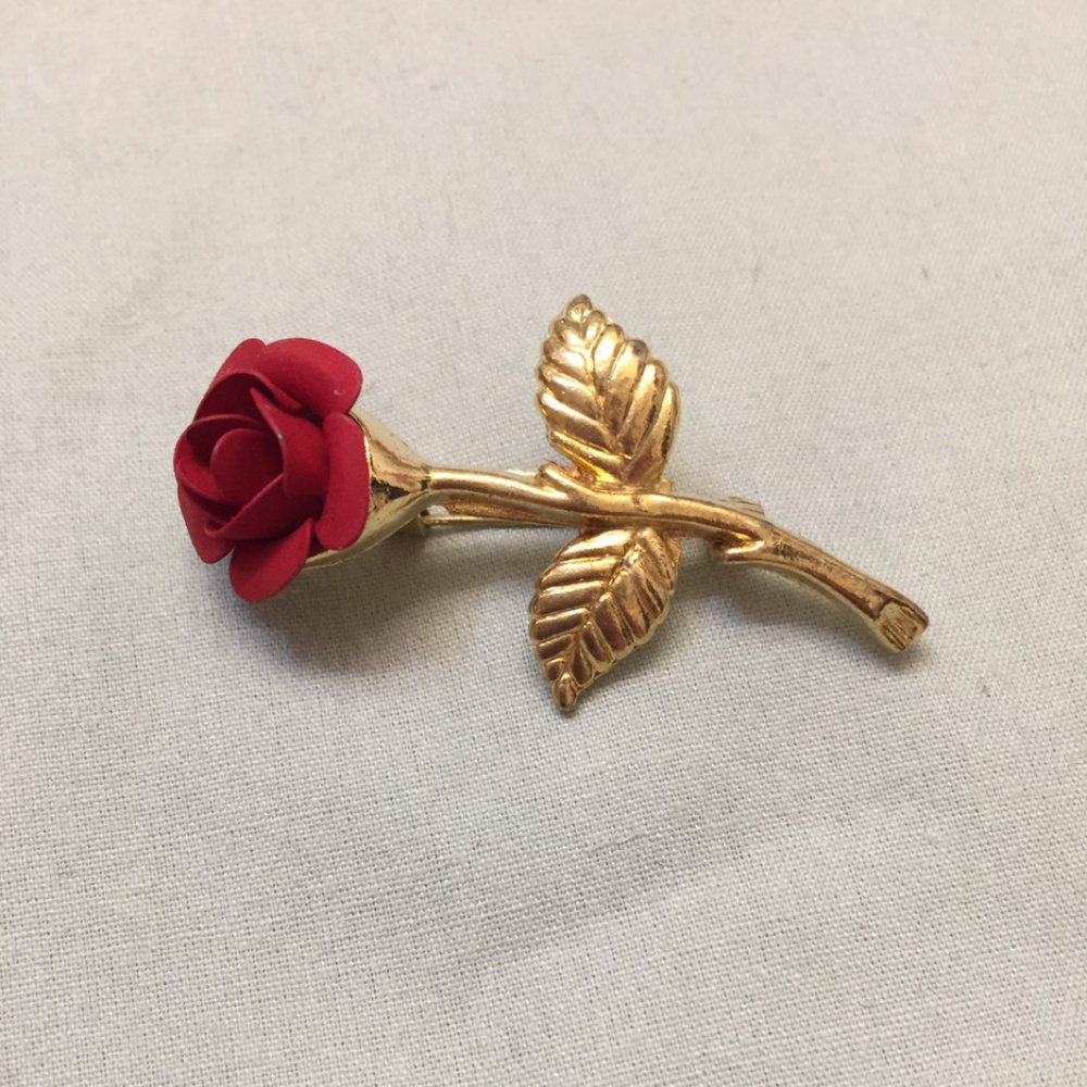 Rose Pin (item 211)
